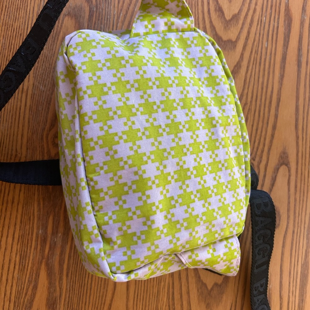 BAGGU Fanny Pack in Pink Pistachio. EUC - Picture 5 of 5